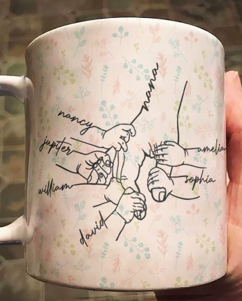 Grandma Grandkids Hand In Hand Xmas Mug Holiday Gift For Mama Nana - Personalized Mug